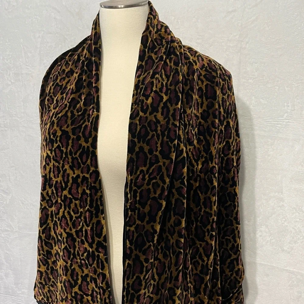Chic Leopard Print Velvet Shawl Scarf with Tassel Fringe Evening Wrap Reversible
